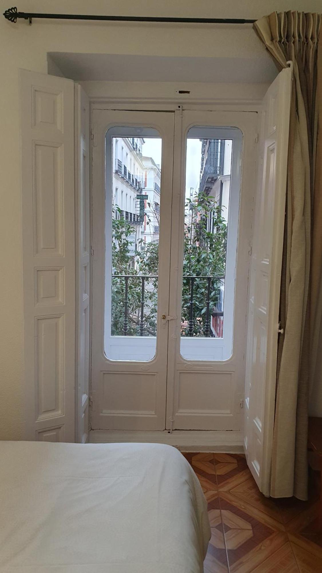 Hostal Ginebra -Madrid Centro Gran Via Sol- المظهر الخارجي الصورة